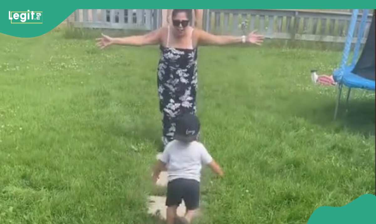 Funny little boy ignores grandma’s wide arms, runs to hug his grandfather