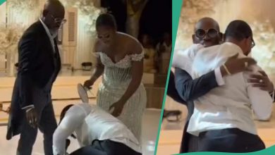 CLIP: Father-in-law comes on stage, Nigerian man who married his Ghanaian daughter prostrated to him