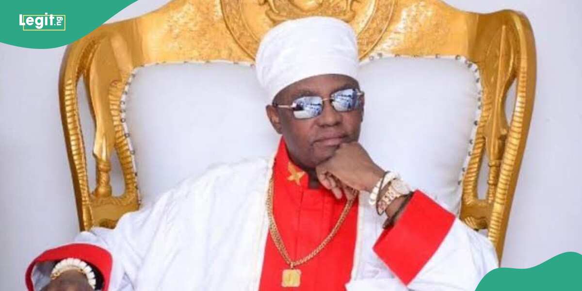 Oba Of Benin Suspends 6 Palace Aides, Gives Reason