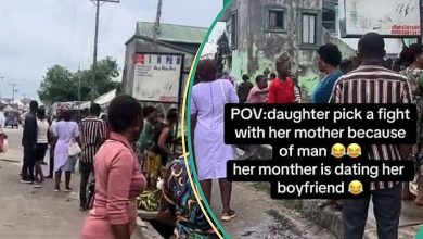 Drama as Mother and Daughter Fight Over Same Man in Market, Video Trends Online